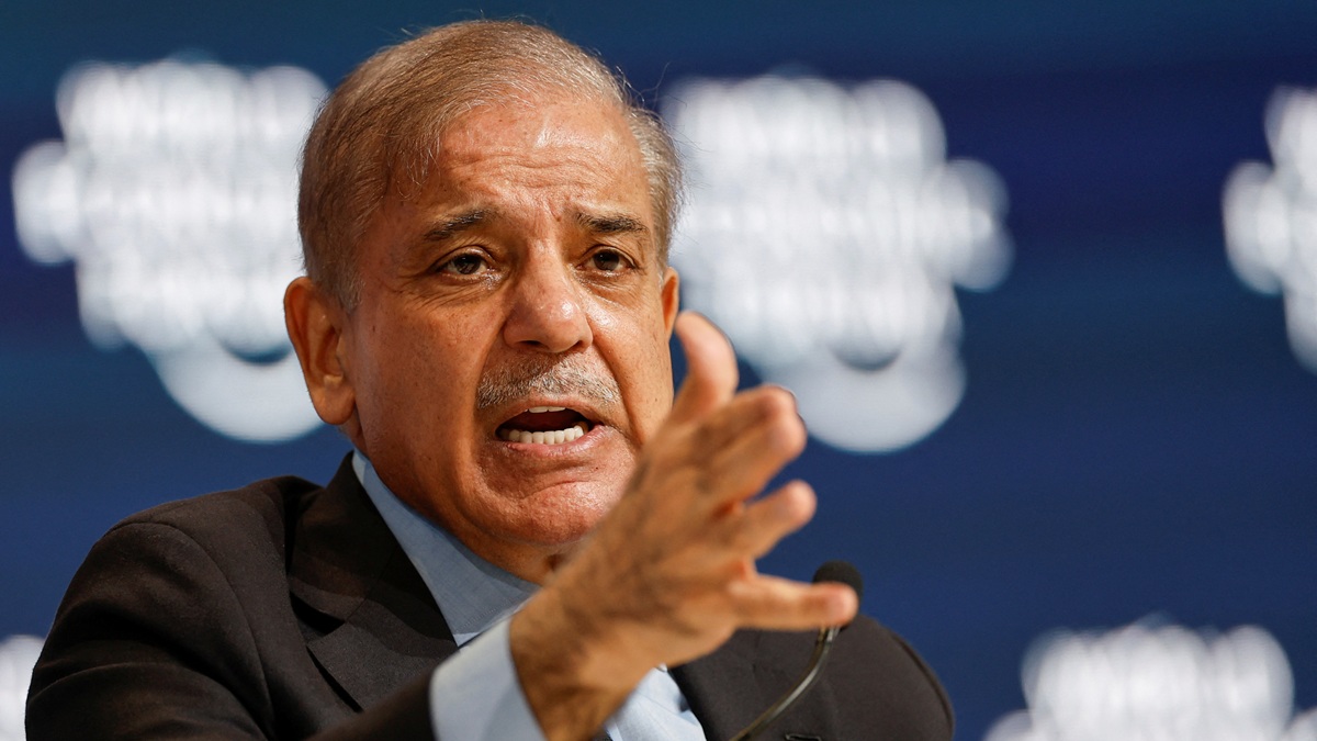 the number of unemployed people in pakistan has crossed the figure of 80 lakh