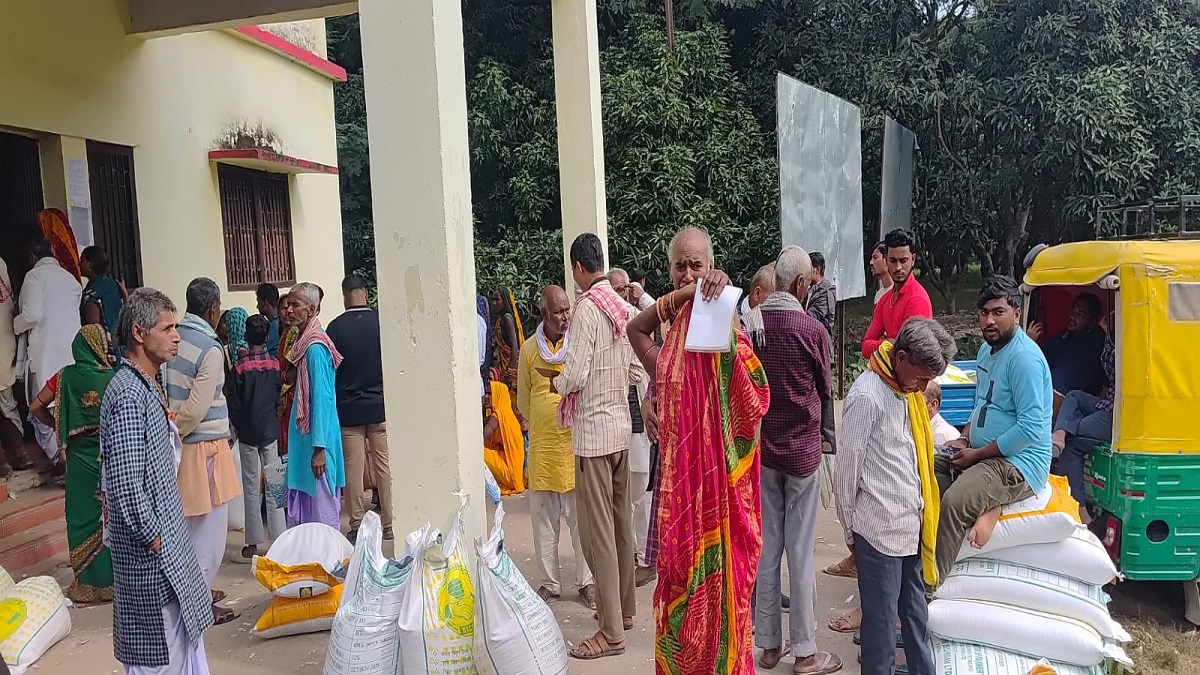 darbhanga farmers protest seed shortage subsidized wheat seed crisis