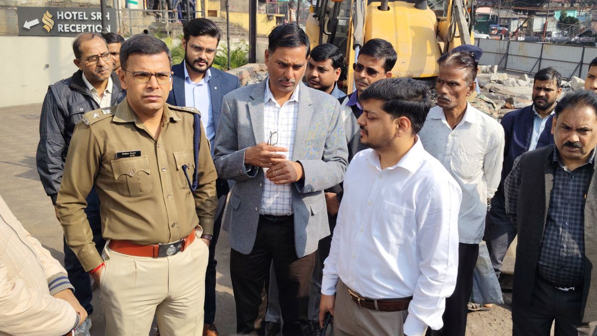 dhanbad gaya bridge underpass widening begins dc and ssp inspect