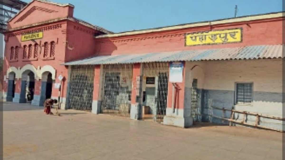 demand for howrahmmumbai express stop at paharpur station gains momentum