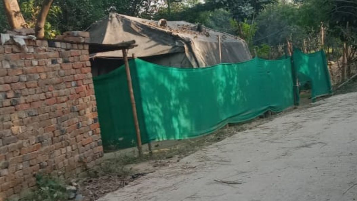 ssb tents were stoned when they were prevented from transporting fertilizer to nepal west champaran news