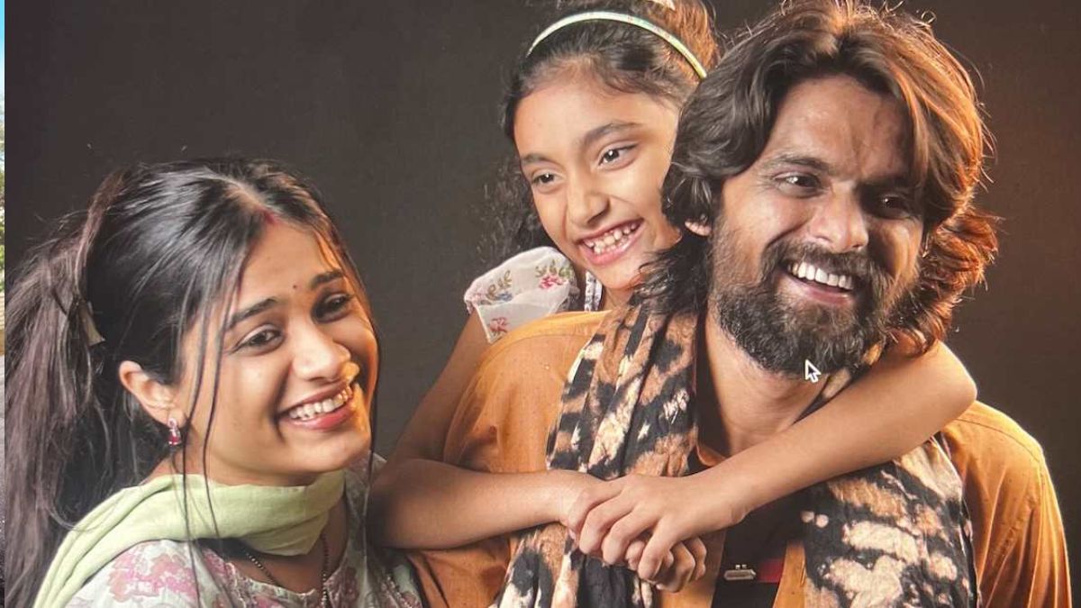 Laalo Krishna Sada Sahaayate