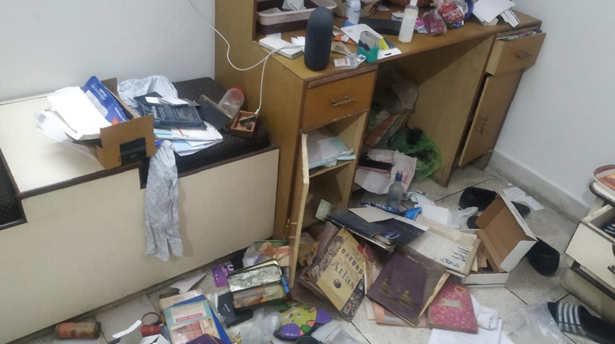 bihar thieves drink beer smoke and steal valuables