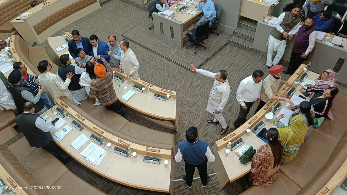 chandigarh nagar nigam house meeting disrupted over water supply