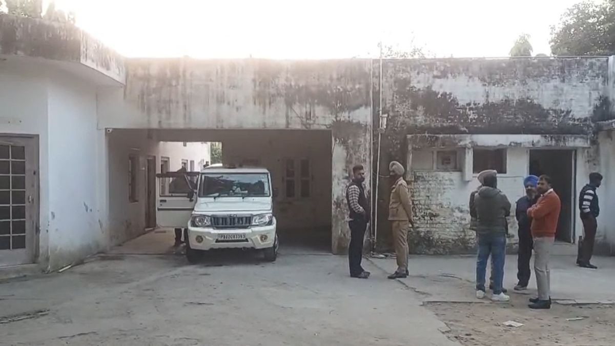 asi dies under suspicious circumstances at the cia office in amritsar police launch investigation