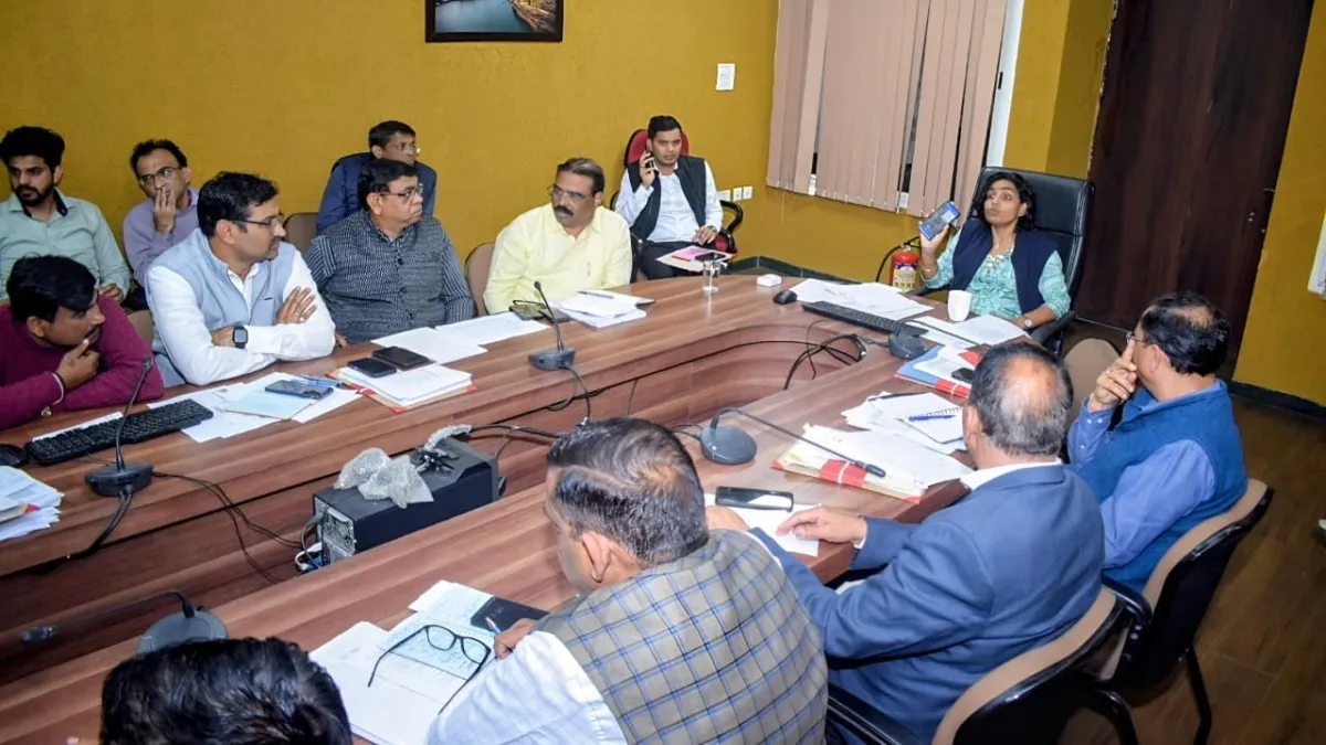 भोपाल में बगैर अनुमति पेड़ काटे तो खैर नहीं... जाना पड़ सकता है जेल, निगमायुक्त के तेवर सख्त