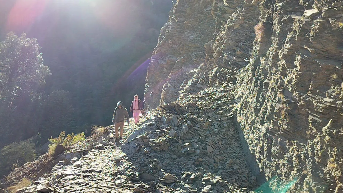 Pithoragarh News: मुनस्यारी-हरकोट-चौना मोटर मार्ग दो दिन से बंद, पांच हजार की आबादी प्रभावित
