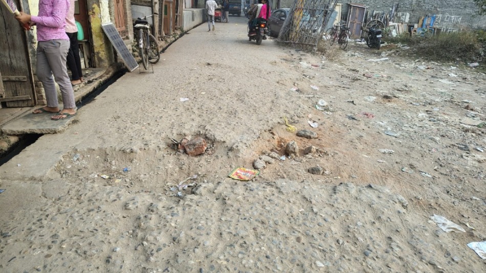 bilsi road connecting gandhi park to mandi samiti to be constructed soon