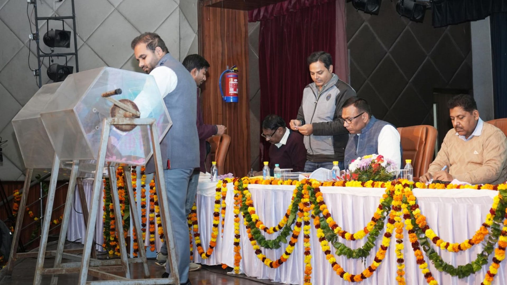 ghaziabad 370 farmers allotted developed plots in madhuban bapudham yojana