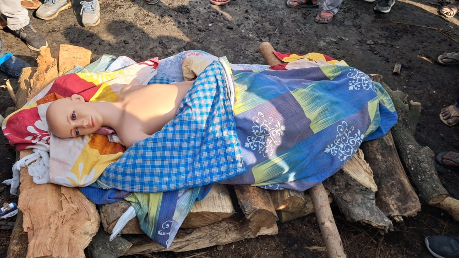 hapur man attempts insurance fraud with dummy corpse