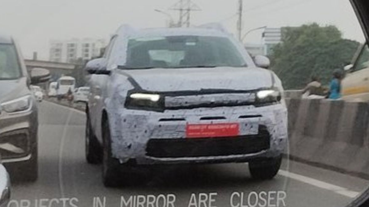 new renault duster spotted ahead of india launch with strong road presence revealed