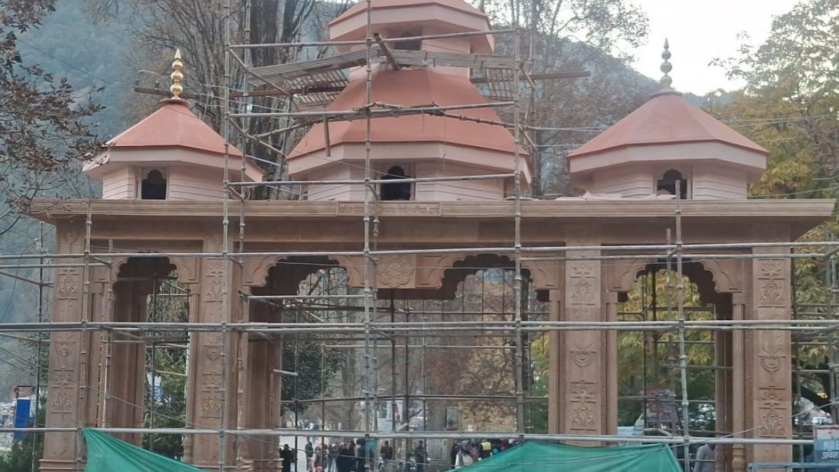 nainital news solar lights to illuminate city squares ending darkness