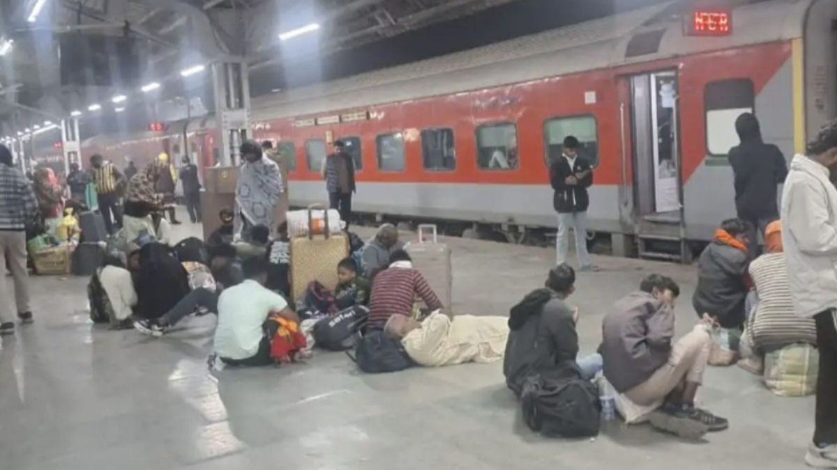gonda train operations halted 9hour disruption due to fog