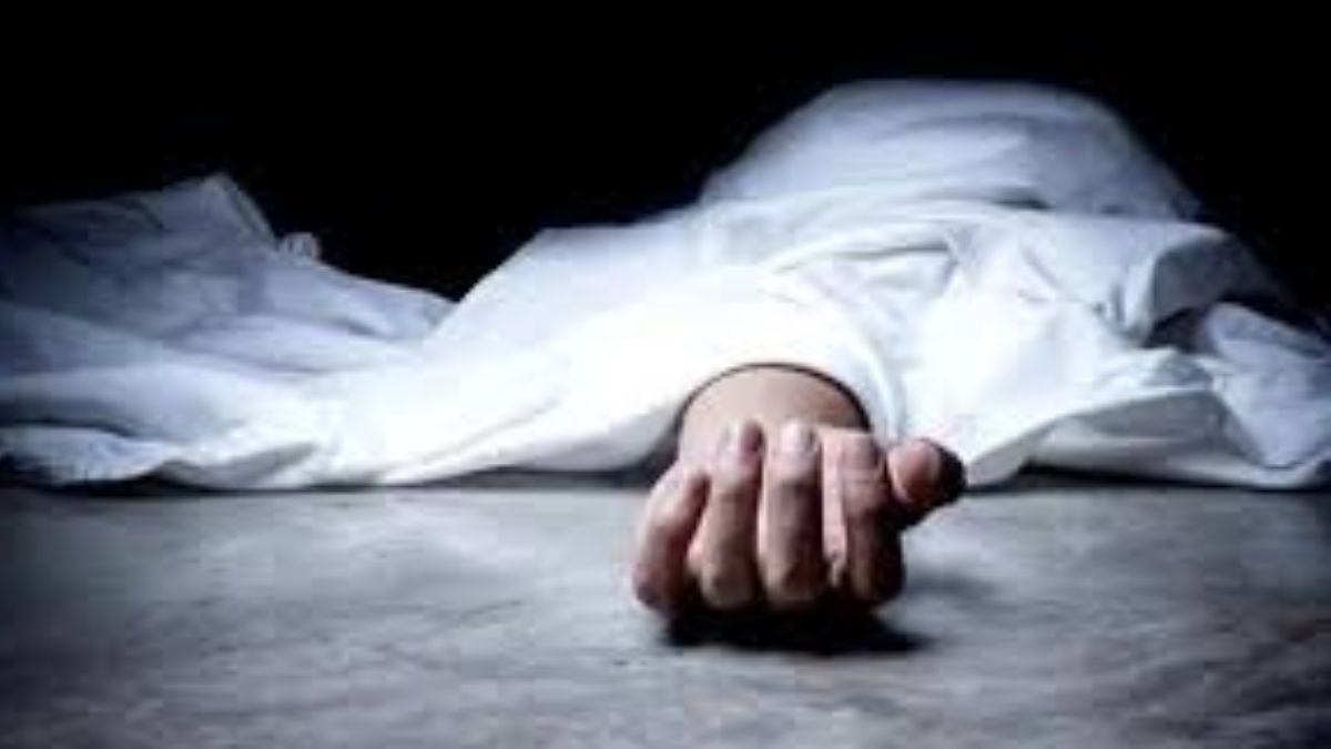 woman suicide jumps into gomti river in lucknow