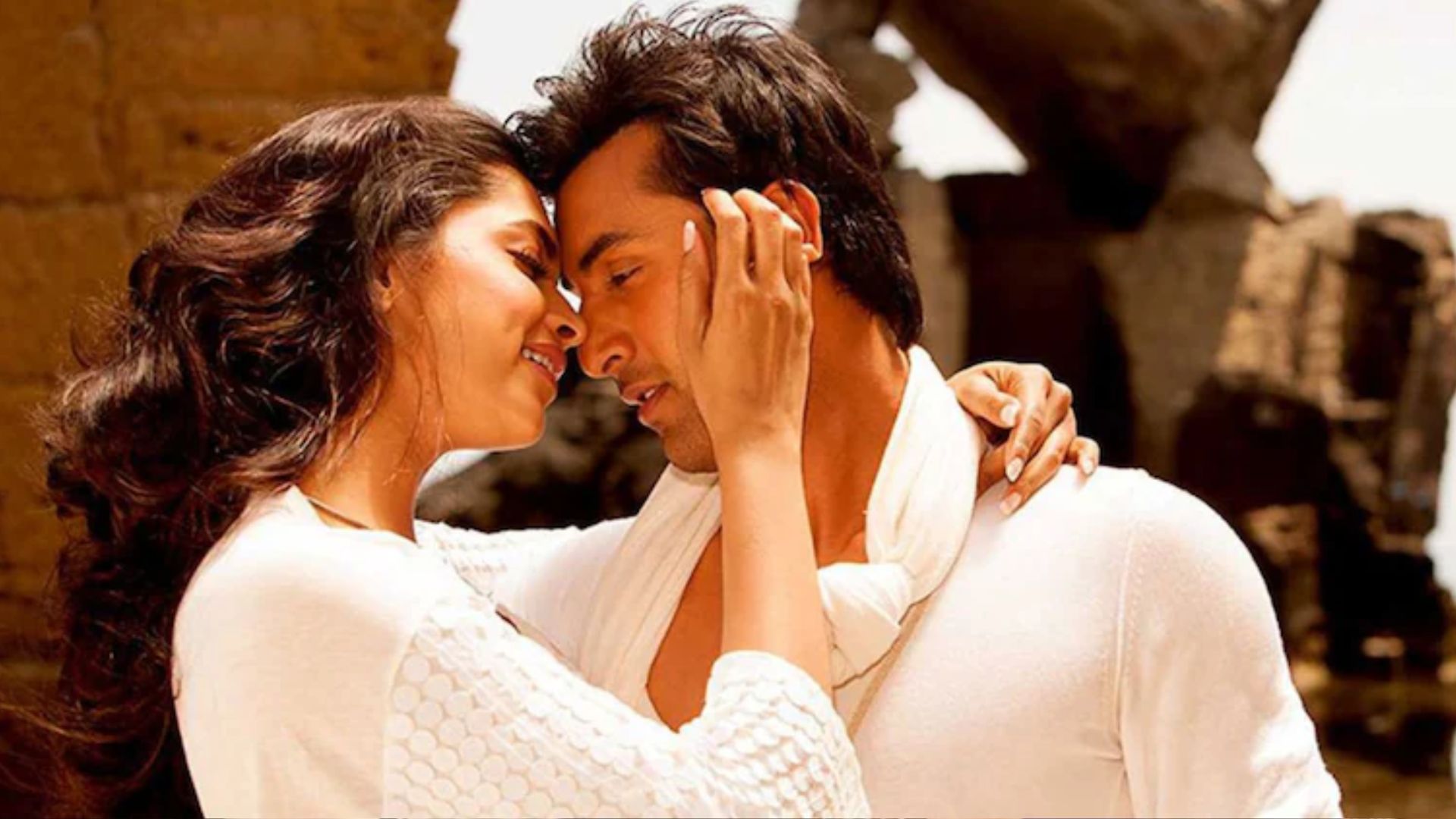 deepika padukone and ranbir kapoor reunite for ayan mukerji next film reportedly its raj kapoor and nargis old classic chori chori