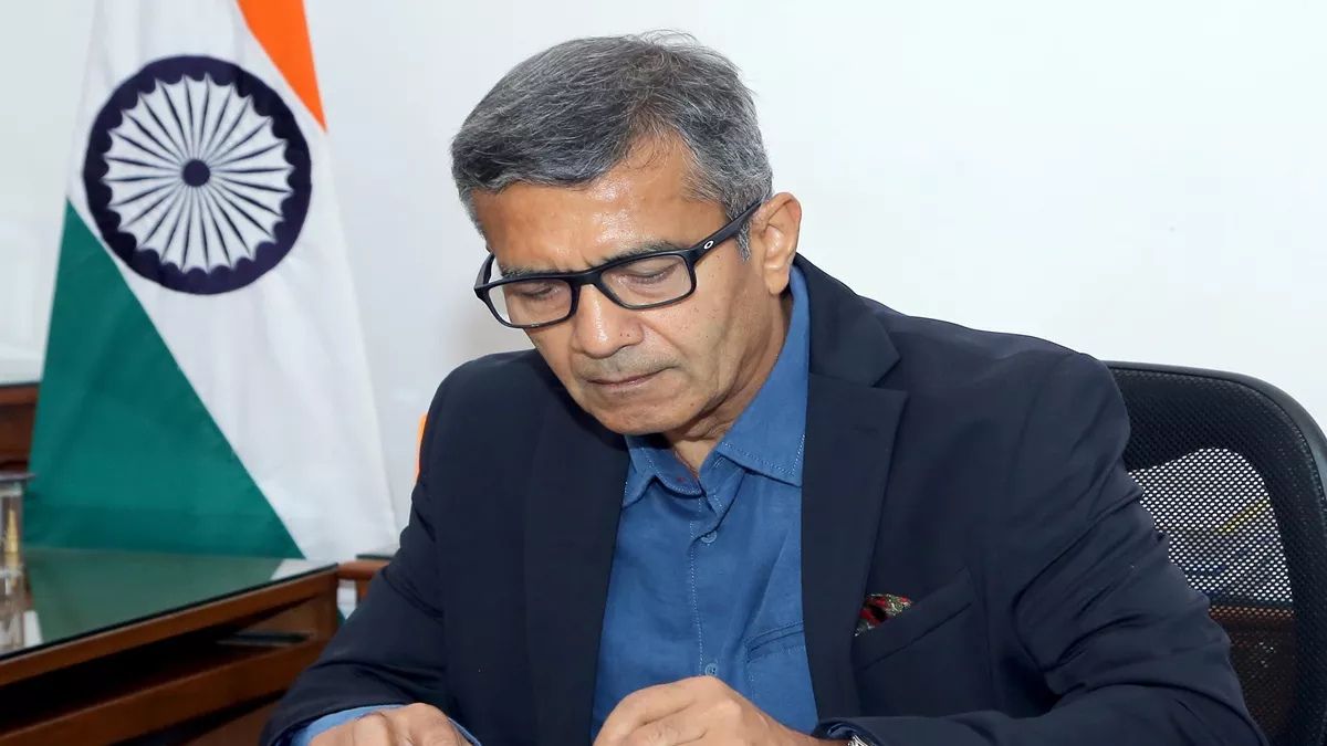 india to achieve selfreliance in defense in 10 years defense secretary