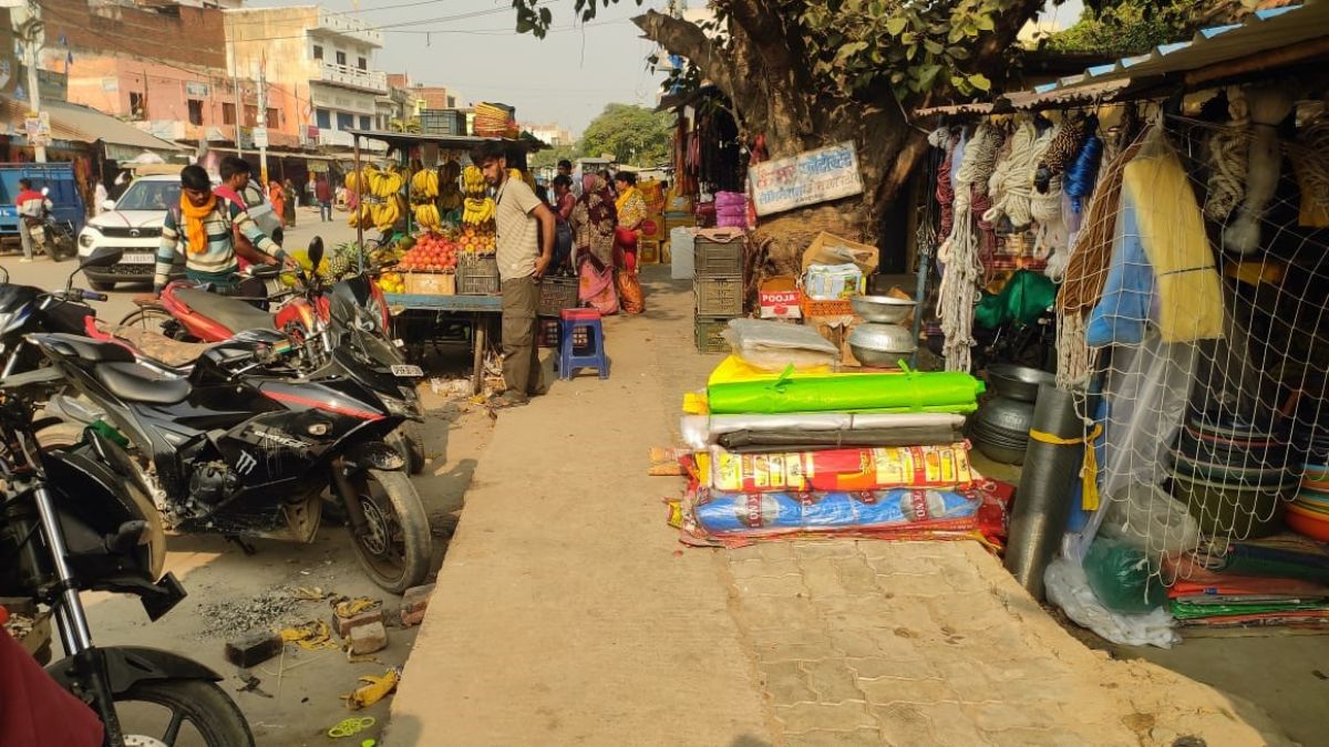 ramgarh market encroachment shopkeepers occupy footpaths
