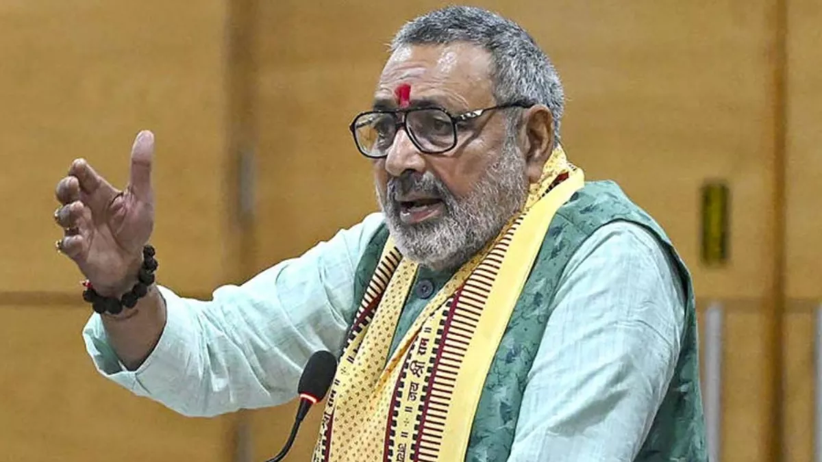 giriraj singh slams pakistan for destroying temples and building mosques