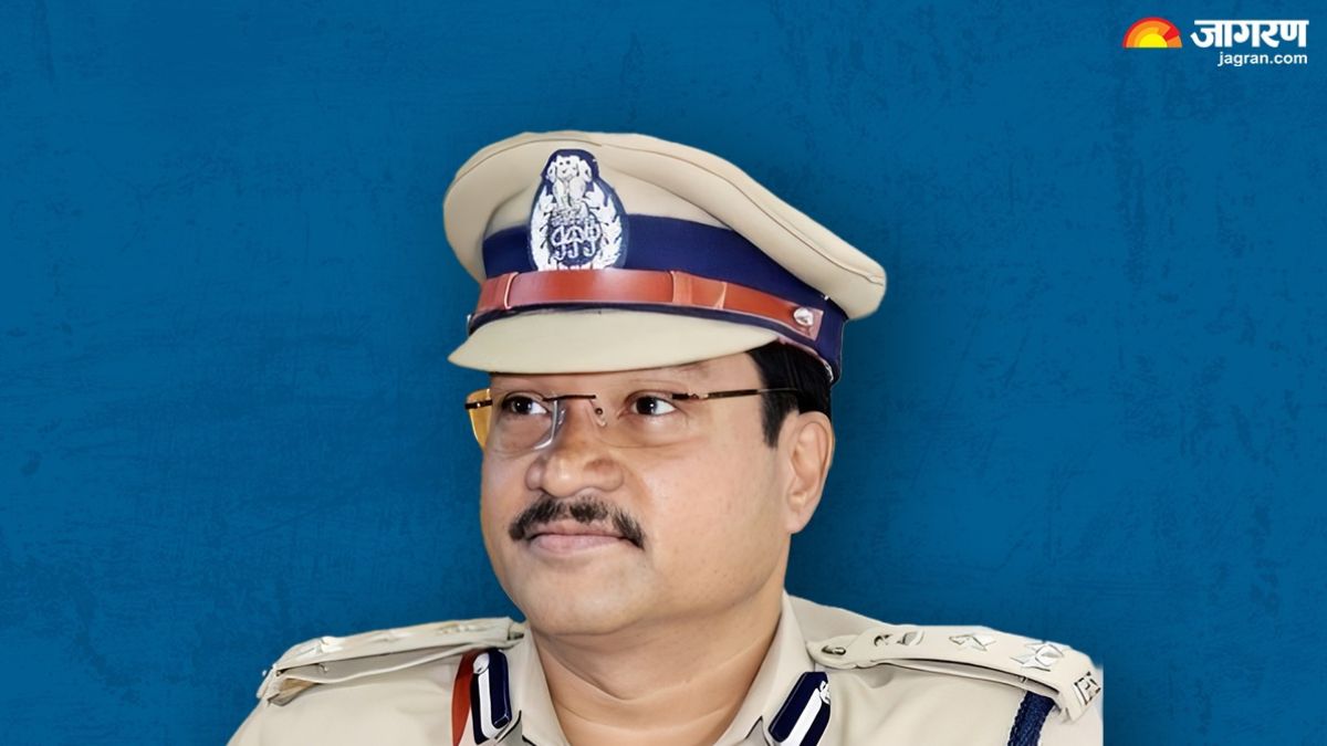 telangana high court warns ias ranganath of nonbailable warrant