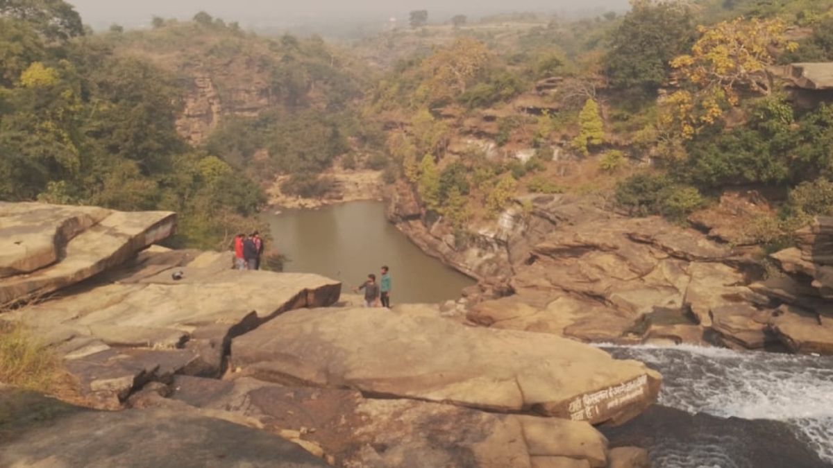 mirzapur tourism beautification of lakhaniya dari and wyndham falls