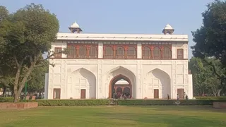 चमकाया गया लालकिला का नौबत खाना। जागरण