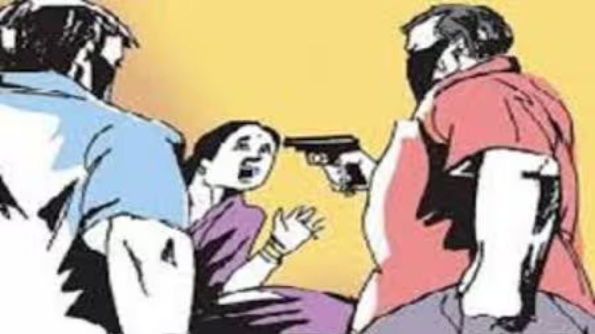 ghaziabad elderly couple attacked in kavinagar home robbery suspected