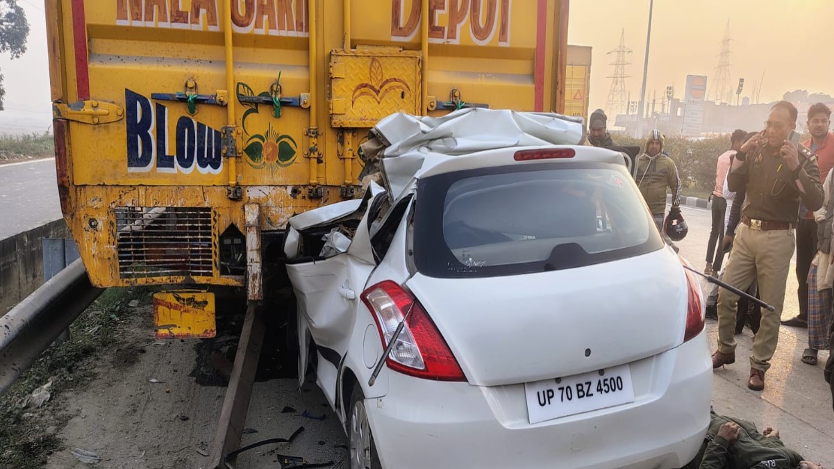 mirzapur road accident four dead including father and son from prayagraj