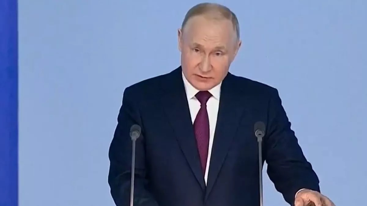 russian president vladimir putin has said that ukraine current leadership is illegitimate