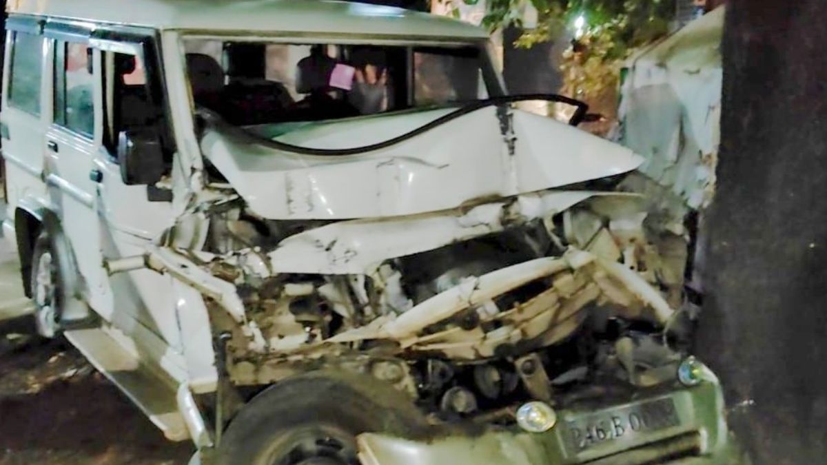 shravasti accident woman dies five injured in road accident