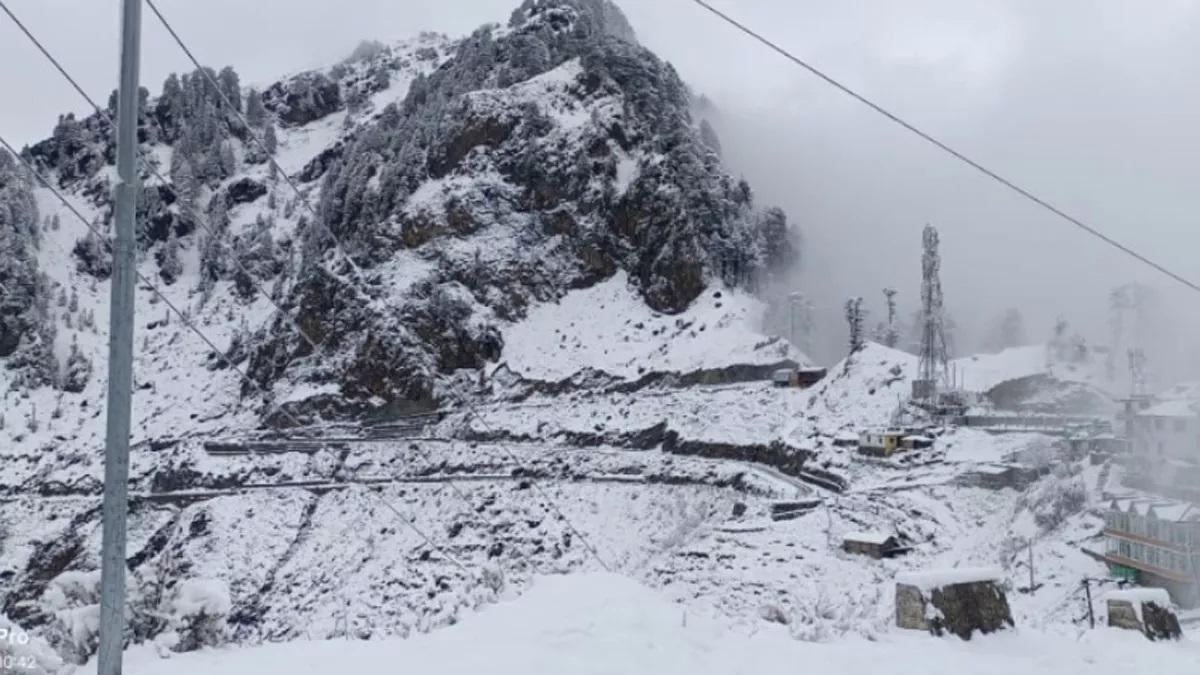 kashmir snowfall security review meeting held by officials