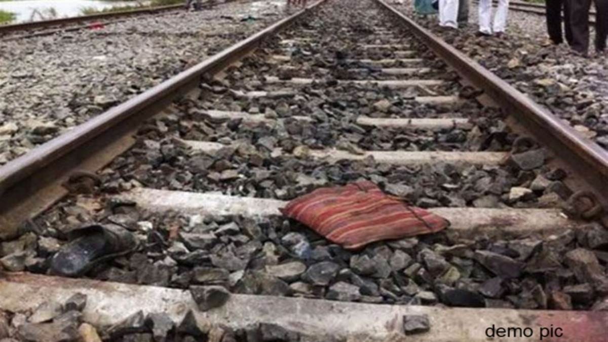 jhabua couple commits suicide by jumping in front of train