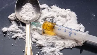हिमाचल प्रदेश में चिट्टे से दो युवाओं की मौत हो गई। प्रतीकात्मक फोटो