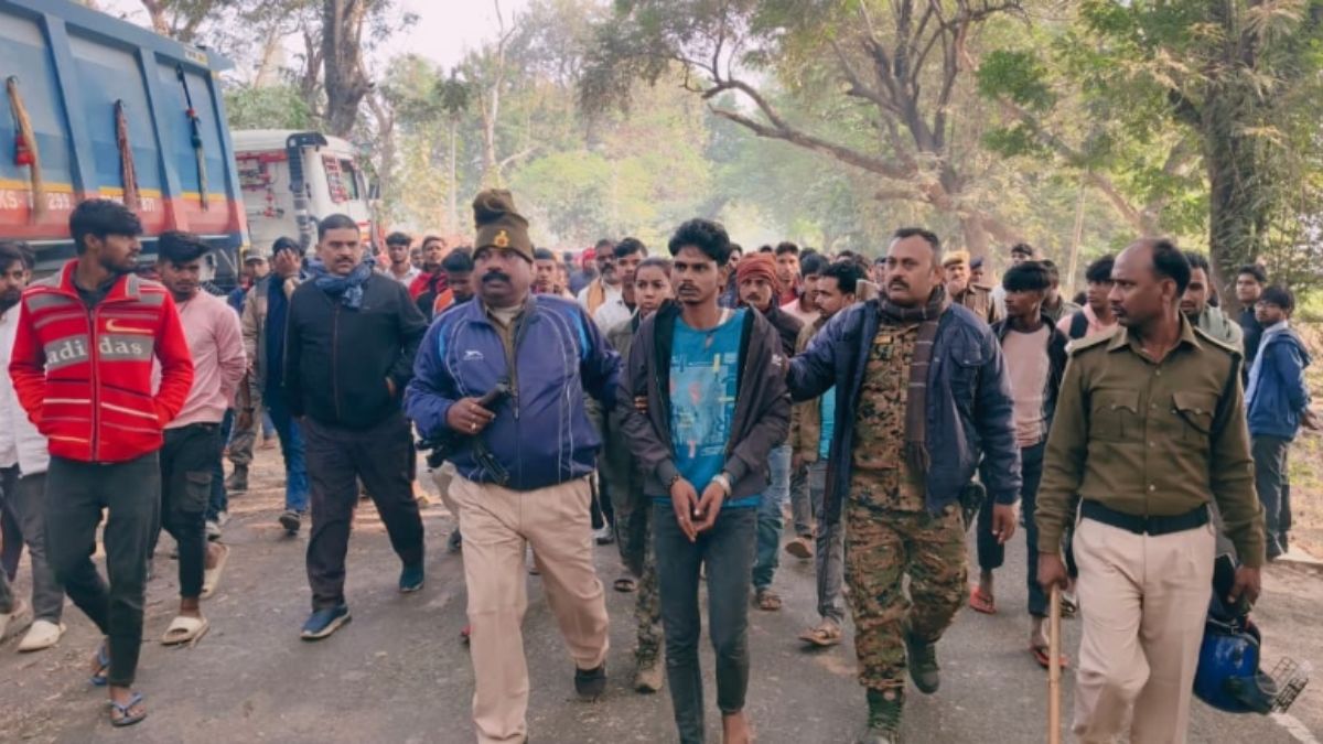 road accident in jamui woman dies villagers detain driver