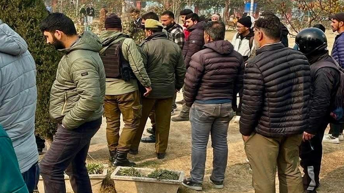 woman attempts selfimmolation in srinagar park saved by locals