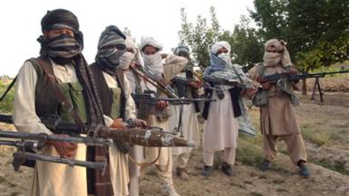 tensions between pakistan and afghanistan escalate again taliban issues warning