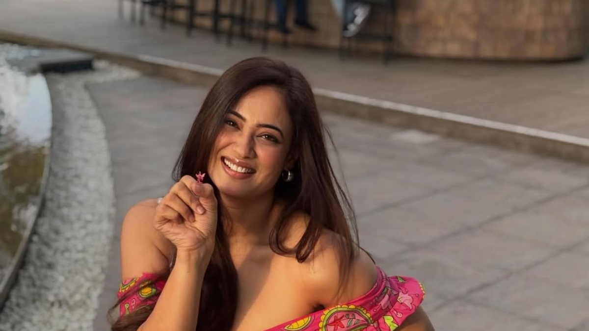 shweta tiwari shares latest photos in off shoulder one piece fans showers love on her