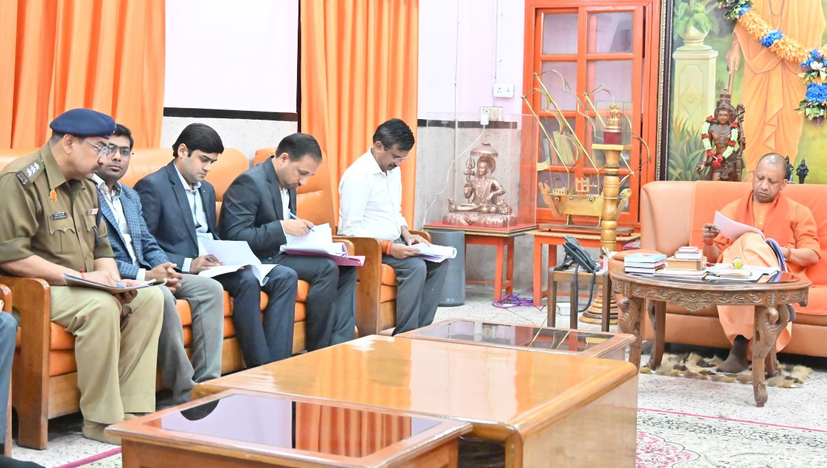 cm yogi adityanath reviews gorakhpur khichdi mela preparations