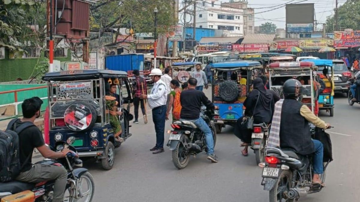 gopalganj traffic illegal stands cause congestion crisis