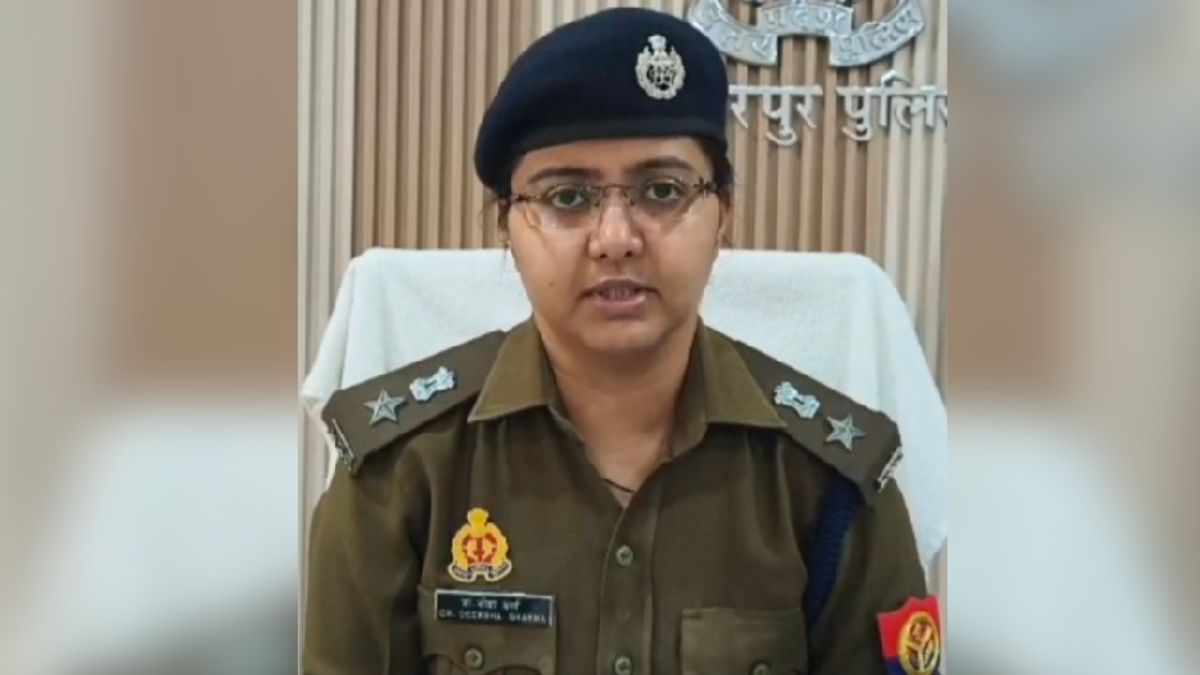 hapur police transfer sp diksha sharma transfers 30 constables 20 from police line