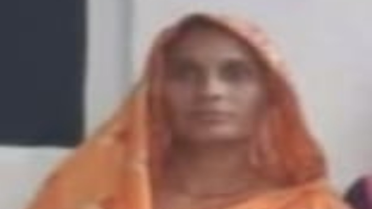 azamgarh husband brutally murders wife over domestic dispute