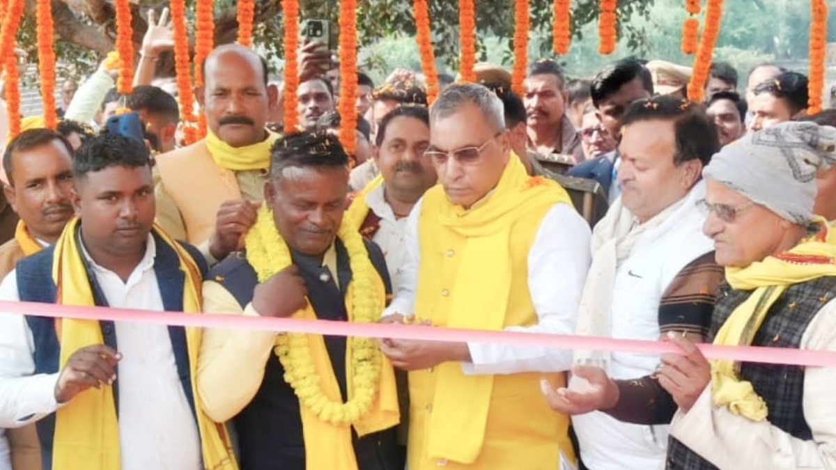 omprakash rajbhar villagers getting all facilities under one roof