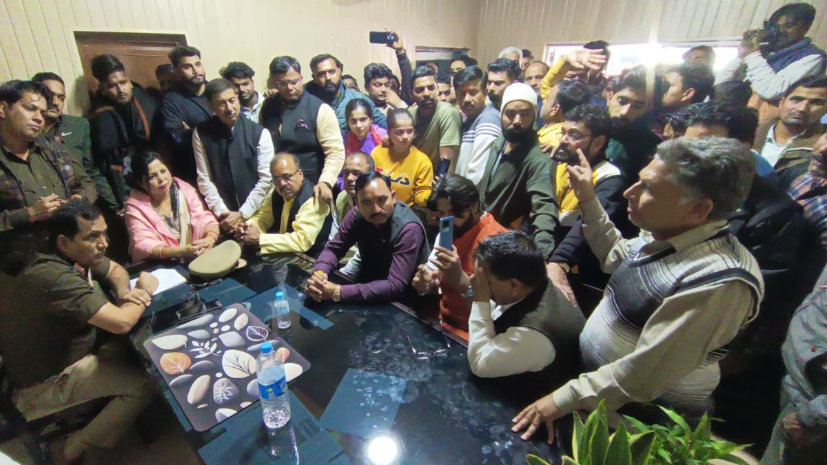 nandgram police station gheraoed family alleges negligence in mca student death case