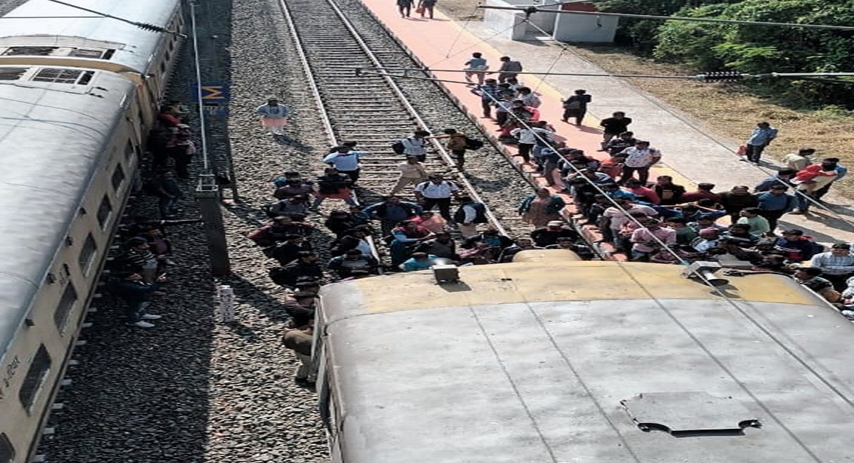 mechedadigha local train delay passengers protest at deshapran station