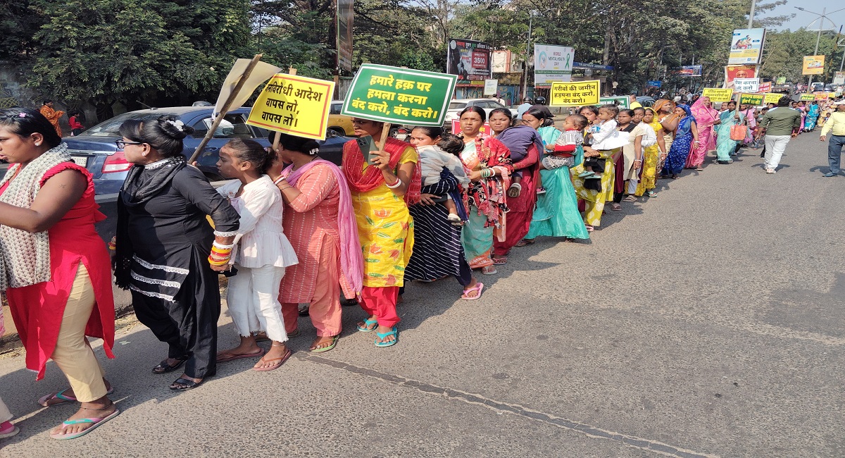 homeless families protest in jamshedpur seeking shelter from the cold