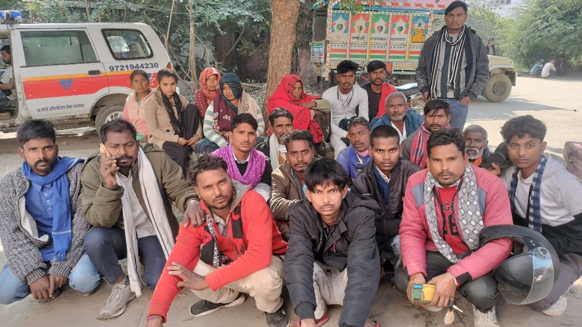 car tire burst kills two brothers on bike in fatehpur accident