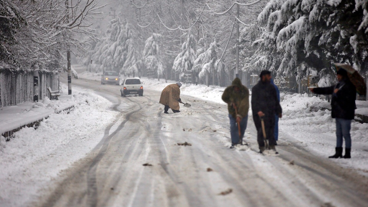 weather update heavy rain north india winter forecast imd delhi ncr to up bihar haryana punjab kashmir himachal cyclone ditwah