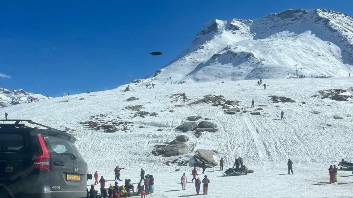 rohtang pass will open in december for tourists record vehicles reached team inspection