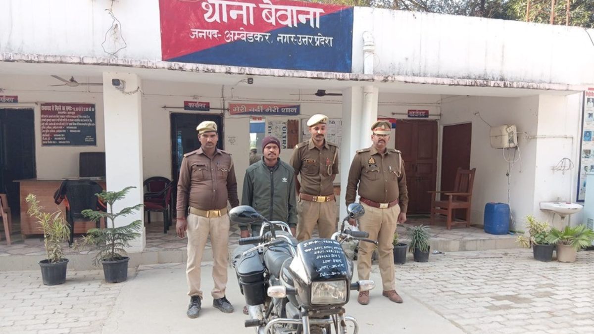 two bike thieves arrested with stolen bikes in ambedkar nagar