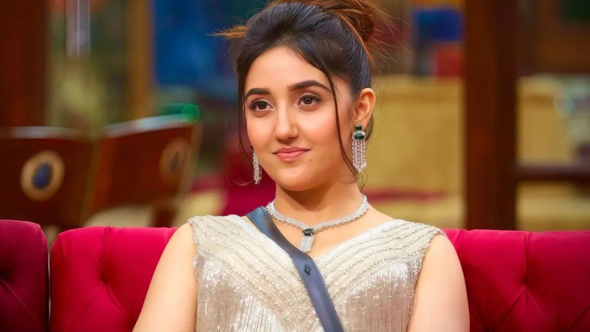 bigg boss 19 ashnoor kaur takes a dig on someone after evict from the show