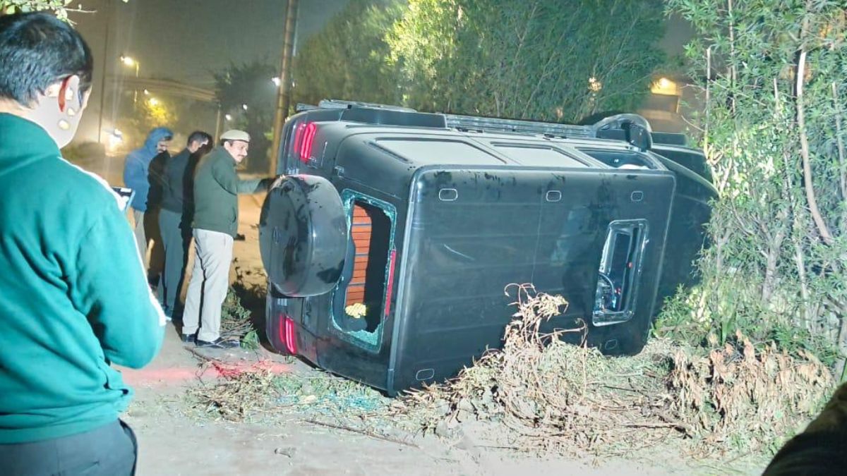 delhi bmw accident bmw hits 3 in vasant kunj driver detained